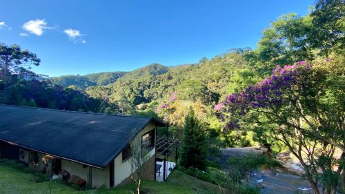 Casa à venda na Posse (Brejal) Petrópolis RJ, com 21.000m2, belíssima cachoeira e piscina 