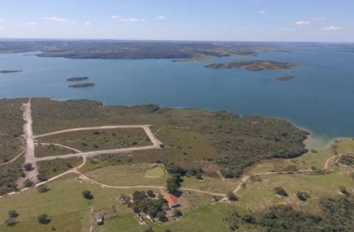 Corumbá IV! Lote ás margens do Lago