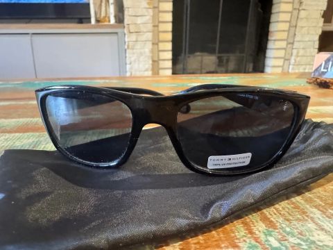 Óculos de sol Tommy Hilfiger