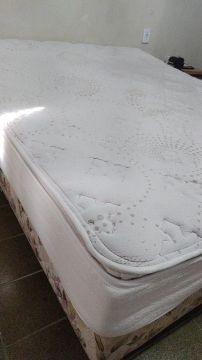 Vendo cama box. Motivo de viagem!