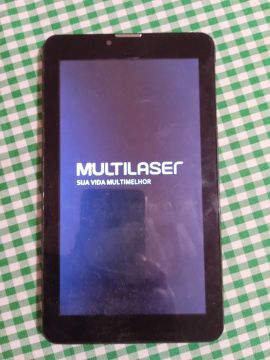 Tablet semi novo