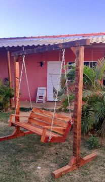 Namoradeira de madeira para jardim 