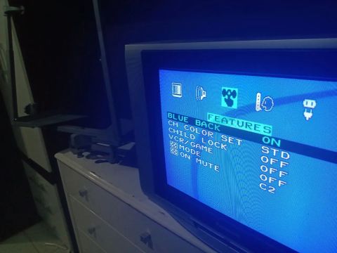 TV Panasonic 20" c/suporte