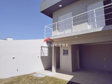 Casa em Rua das Margaridas - Nova Cerejeira - Atibaia/SP