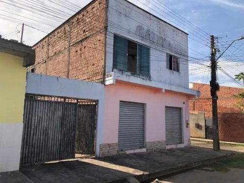 VENDO CASA COM PONTO COMERCIAL