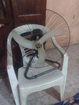 Vendo este ventilador grande em perfeito estado não troco 