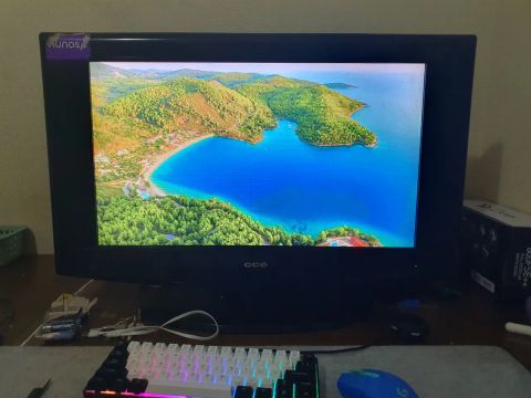 TV LCD 20 polegadas - Ótimo estado!