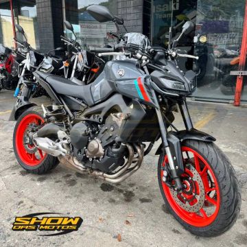 Impecável! Yamaha MT-09 - 2023 com 7.292km rodados apenas (Pronta Entrega)