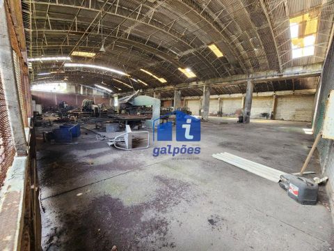 Galpão com 2.000 m² às margens da PE-05 em São Lourenço da Mata - PE