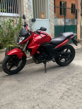 Vendo CB 300r 2011 