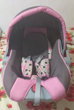 Cadeirinha de Bebê Conforto - Usada e em Ótimo Estado. Facilitamos na negociação.