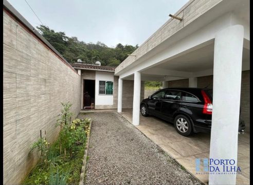 Casa de 3 dorms., com 1 suíte à venda em Biguaçu - R$ 440.000,00