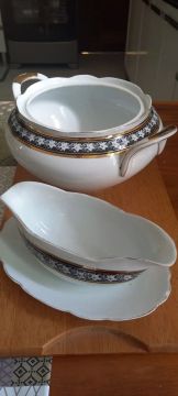 Jogo de Sopeira e Molheira em Porcelana