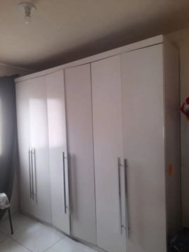 Vendo guarda roupa 6 porta 