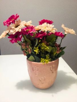 Lindo vaso decorativo com flores artificiais