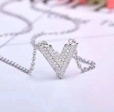 Colar V