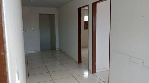 Aluga-se uma casa