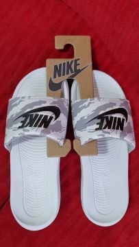 CHINELO NIKE - SEMINOVO - NUM.38