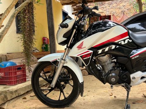 Titan 160 edição especial 40 anos 