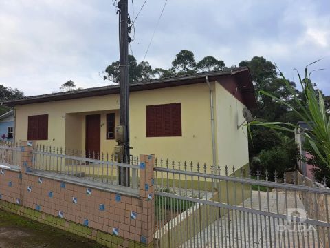 CASA À VENDA EM IÇARA