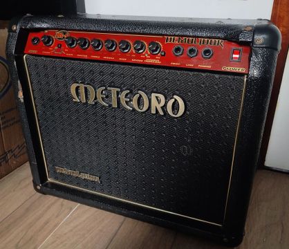 Amplificador Meteoro Demolidor 50W