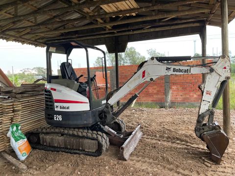 Mini Escavadeira Bobcat E26