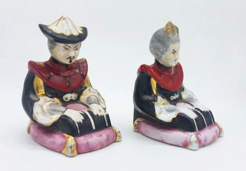 Par de bonecos de porcelana chineses