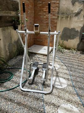 Vendo simulador de caminhada  para exercícios em casa