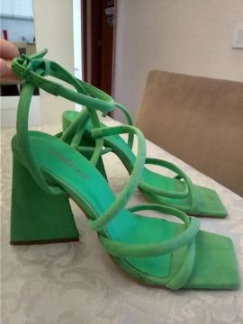 Sandália Verde Colcci 