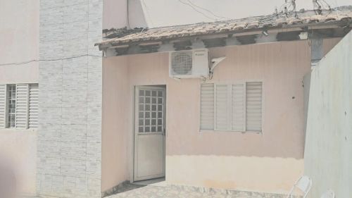 Alugo casa 