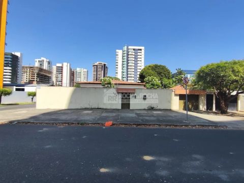 Casa Comercial para alugar com 409,70 metros quadrados no JOQUEI - Teresina - Piauí