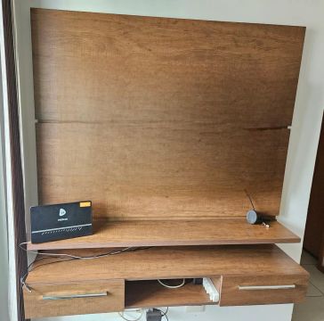 Rack suspenso com painel 