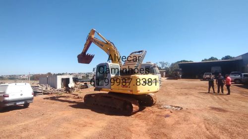 Escavadeira New Holland/14 modelo E215B