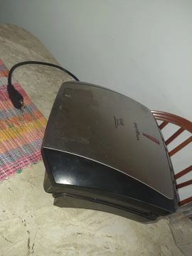 Grill Britânia - Sanduicheira Elétrica