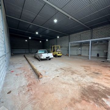 Oportunidade Galpão Comercial - 350m2 com Mezanino no Setor Guanabara - Próx ao Ceasa