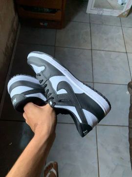 Tênis Nike Dunk Low - Preto e Branco