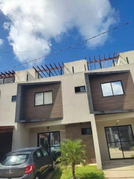 Alugar - Casa Triplex em Parnamirim - 3/4 Duas Suítes - Porto Boulevard