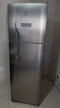 Geladeira Electrolux  371 litros frost free 