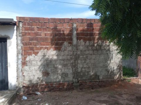 Vendo terreno com um quartinho 