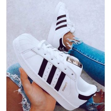Tênis adidas 