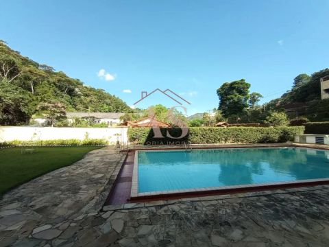 Apartamento para Locação em Teresópolis, ERMITAGE, 4 dormitórios, 1 banheiro, 2 vagas