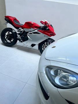 MV Agusta F4 - A Ferrari das motos