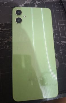 Samsung Galaxy a06- Verde - Semi Novo