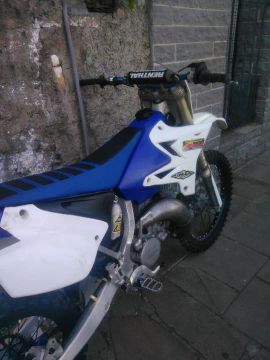 yamaha yz 125  com carretinha 
