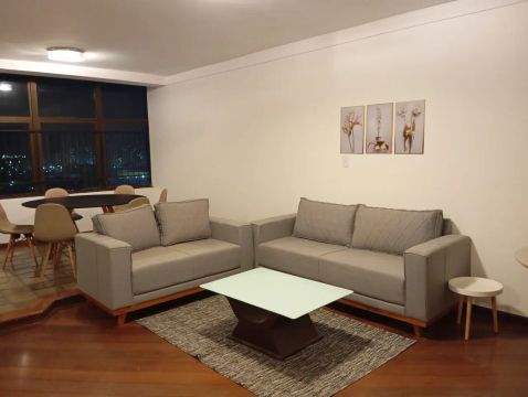 Apartamento mobiliado amplo e aconchegante com vista espetacular