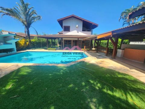 Casa no Condomínio Village Paineiras em Pindamonhangaba-SP