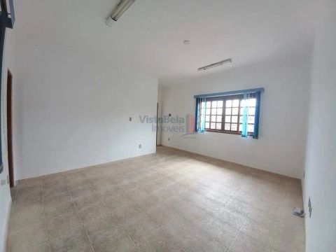 Sala Comercial no Centro de Pinda na Rua Dr. João Romeiro para Locação.
