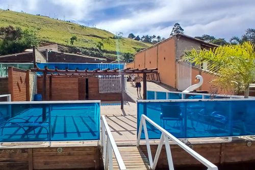 Casa Temporada - Piscina, Churrasqueira e Wi-Fi! De frente para a Represa 