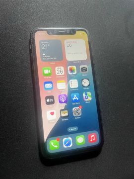 iPhone 11 em excelente estado