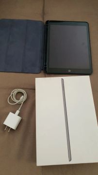 iPad 9° geração (Wi-Fi, 256GB) - usado
